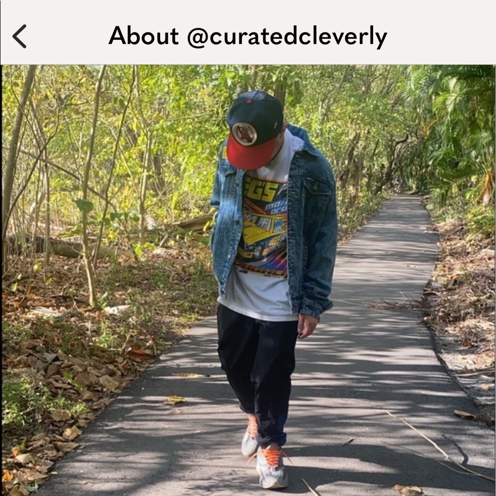 Scammer Alert @curatedcleverly & @skybluegrey both stealing scammers
